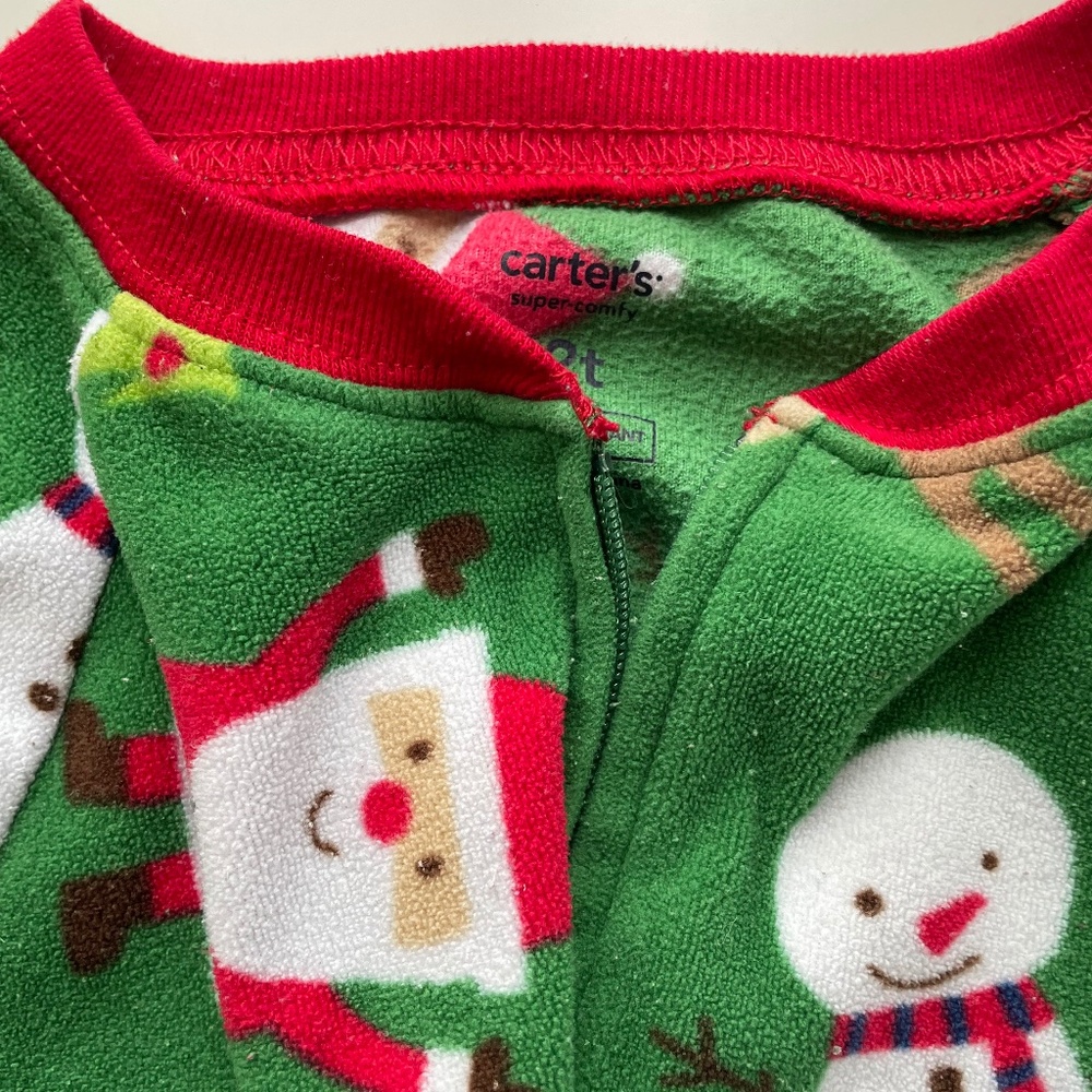 👶🏻 4/20$ Carter's  2T - Fleece footed PJ Santa- VGUC